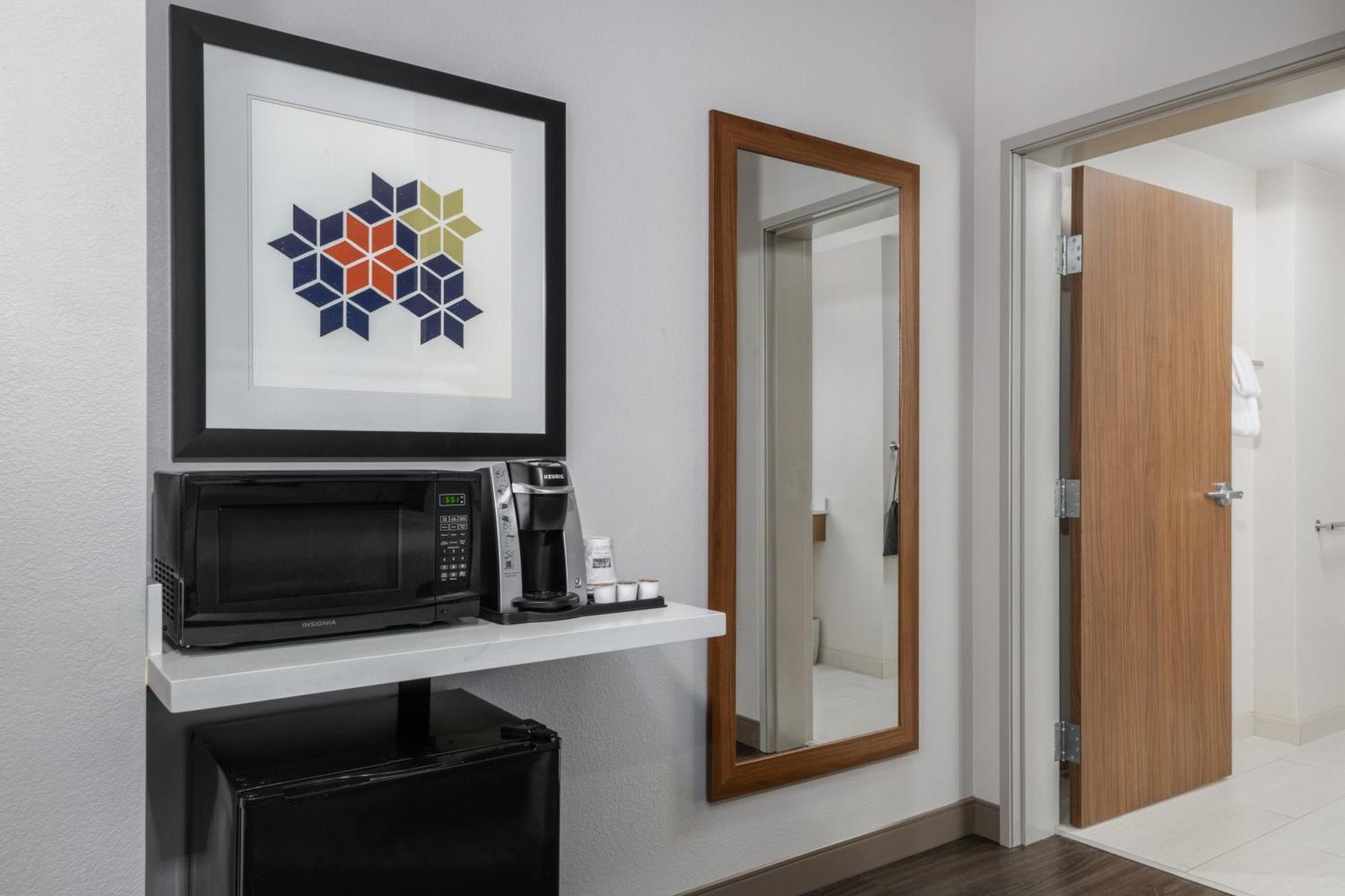 Holiday Inn Express & Suites - Colorado Springs South I-25 By Ihg Exterior photo